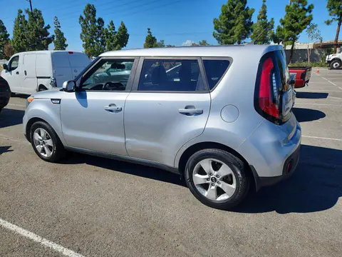 2018 KIA Soul VIN KNDJN2A27J7622329 фото 2