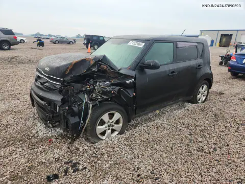 KNDJN2A24J7890593 — 2018 Kia Soul, Передняя часть, фото до ремонта