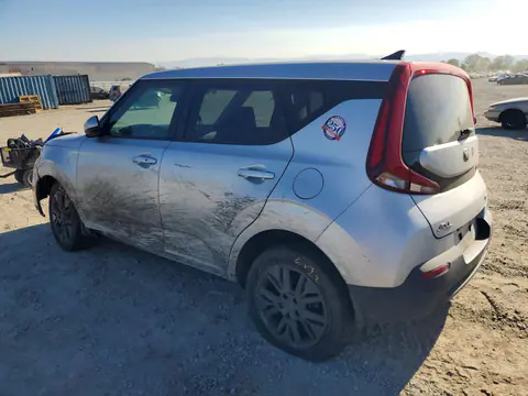 2020 KIA Soul VIN KNDJ33AUXL7717628 фото 2