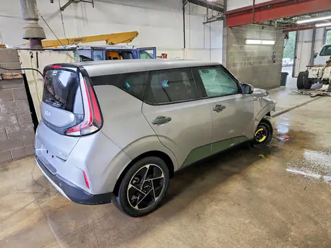 KNDJ33AU5R7913842 — 2024 Kia Soul, фото 3 с аукциона Copart 29.09.2026, Передняя часть