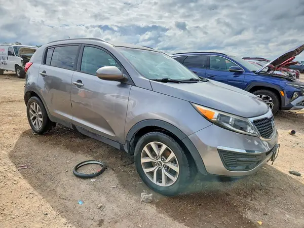 KNDPB3AC7G7858764 — 2016 Kia Sportage, фото 4 с аукциона Copart, Передняя часть