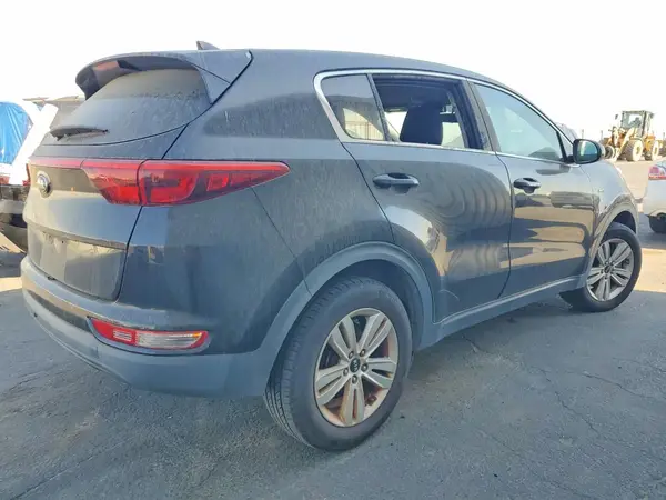 KNDPMCAC6H7079237 — 2017 Kia Sportage, фото 3 с аукциона Copart 24.09.2026, Вандализм