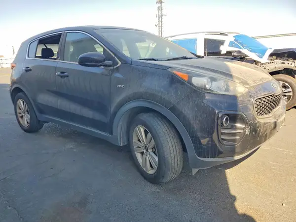 KNDPMCAC6H7079237 — 2017 Kia Sportage, фото 4 с аукциона Copart 24.09.2026, Вандализм