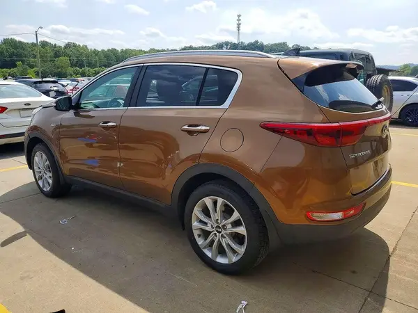 KNDPNCACXH7221201 — 2017 Kia Sportage, фото 2 с аукциона Copart 05.10.2026, Повреждения со всех сторон