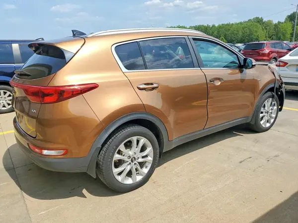 KNDPNCACXH7221201 — 2017 Kia Sportage, фото 3 с аукциона Copart 05.10.2026, Повреждения со всех сторон