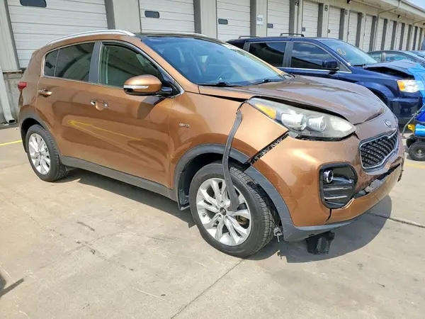 KNDPNCACXH7221201 — 2017 Kia Sportage, фото 4 с аукциона Copart 05.10.2026, Повреждения со всех сторон