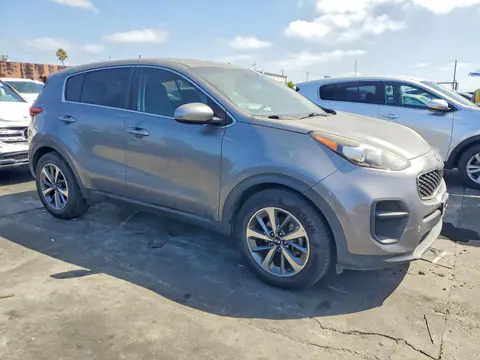 KNDPM3AC9H7176531 — 2017 Kia Sportage, фото 4 с аукциона Copart 30.09.2026, Вандализм