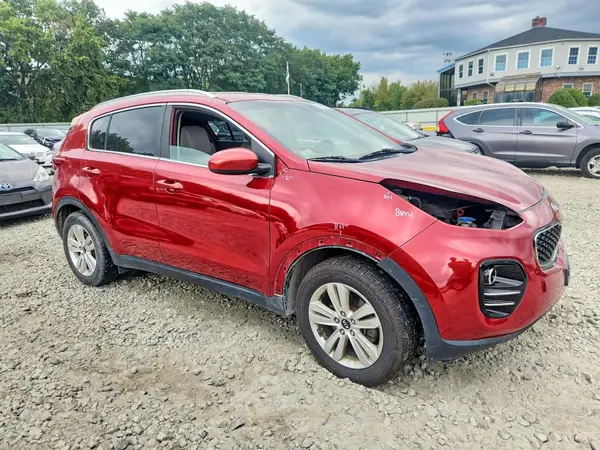 KNDPMCAC1H7238391 — 2017 Kia Sportage, фото 4 с аукциона Copart, Передняя часть