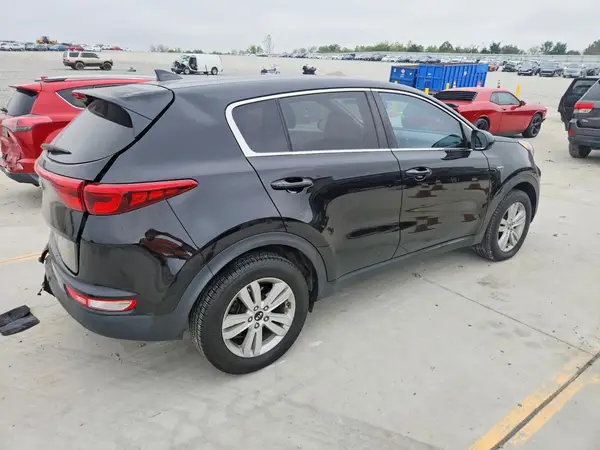KNDPMCAC7H7032833 — 2017 Kia Sportage, фото 3 с аукциона Copart 08.10.2026, Задняя часть