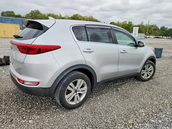 KNDPMCAC6H7139999 — 2017 Kia Sportage, фото 3 с аукциона Copart, Боковая часть
