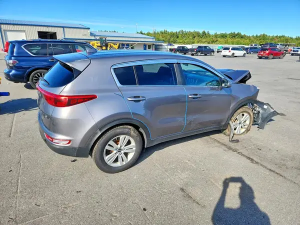 KNDPMCAC4H7039934 — 2017 Kia Sportage, фото 3 с аукциона Copart, Передняя часть