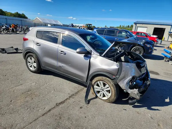 KNDPMCAC4H7039934 — 2017 Kia Sportage, фото 4 с аукциона Copart, Передняя часть