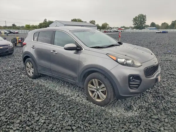 KNDPMCAC7H7065332 — 2017 Kia Sportage, фото 4 с аукциона Copart 01.10.2026, Мелкие вмятины и царапины