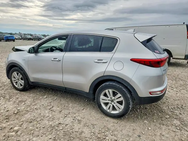 KNDPMCAC7J7455269 — 2018 Kia Sportage, фото 2 с аукциона Copart, Передняя часть