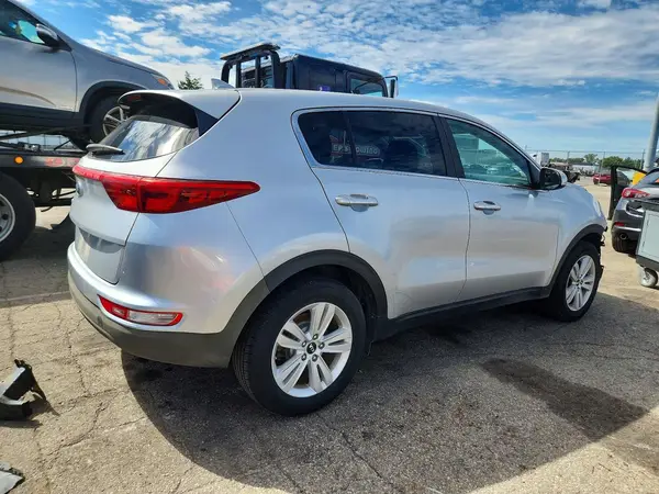 KNDPM3AC0J7458191 — 2018 Kia Sportage, фото 3 с аукциона Copart 02.10.2026, Передняя часть