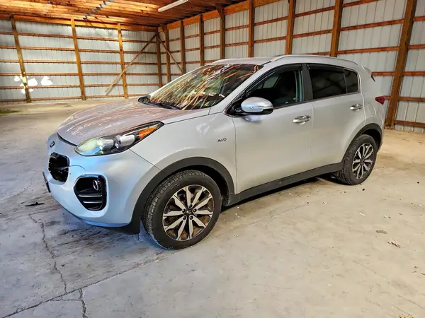 KNDPNCAC2J7373768 — 2018 Kia Sportage, Передняя часть (Front End), фото до ремонта
