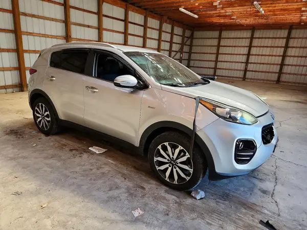 KNDPNCAC2J7373768 — 2018 Kia Sportage, фото 4 с аукциона Copart, Передняя часть