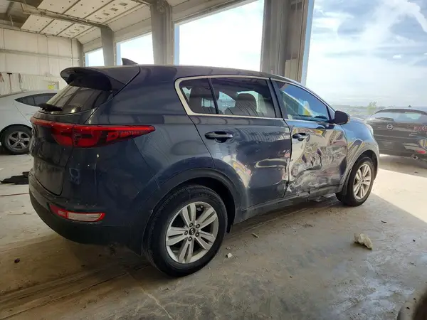 KNDPMCAC1J7403149 — 2018 Kia Sportage, фото 3 с аукциона Copart, Боковая часть