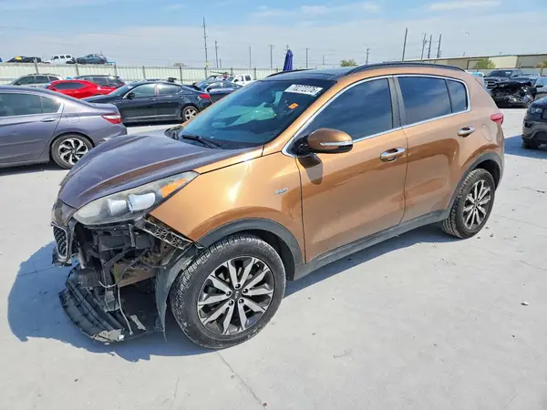 KNDPNCAC3J7388814 — 2018 Kia Sportage, Передняя часть (Front End), фото до ремонта