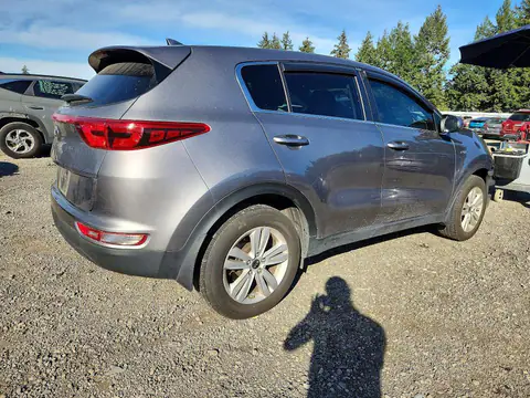 KNDPMCACXJ7421584 — 2018 Kia Sportage, фото 3 с аукциона Copart 13.10.2026, Передняя часть
