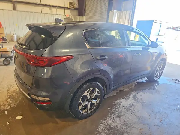 KNDPMCAC6L7629058 — 2020 Kia Sportage, фото 3 с аукциона Copart 06.10.2026, Передняя часть