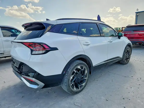 5XYK53AFXPG038810 — 2023 Kia Sportage, фото 3 с аукциона Copart, Передняя часть