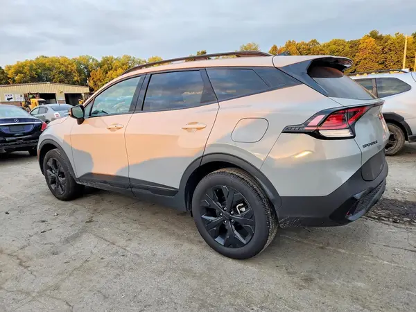 5XYK6CDF6SG264196 — 2025 Kia Sportage, фото 2 с аукциона Copart, Мелкие вмятины и царапины