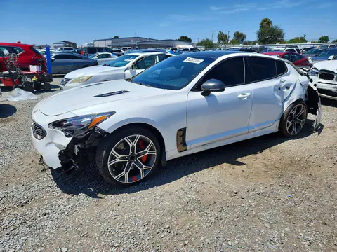 KNAE45LC5J6034198 — 2018 Kia Stinger, Задняя часть (Rear End), фото до ремонта