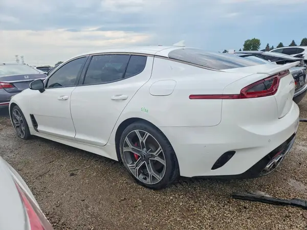 KNAE35LC4M6097820 — 2021 Kia Stinger, фото 2 с аукциона Copart, Вандализм