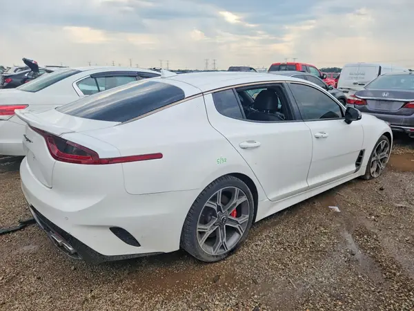 KNAE35LC4M6097820 — 2021 Kia Stinger, фото 3 с аукциона Copart, Вандализм
