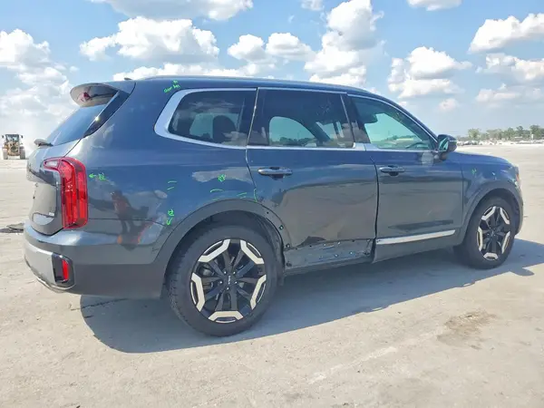 5XYP6DGC9PG339252 — 2023 Kia Telluride, фото 3 с аукциона Copart, Боковая часть