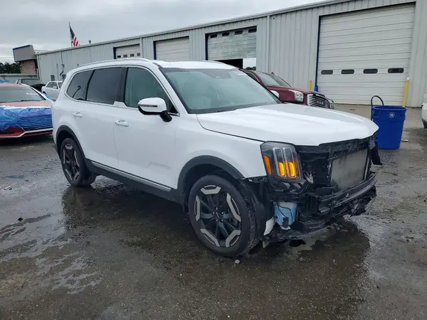 5XYP34GC4RG542982 — 2024 Kia Telluride, фото 4 с аукциона Copart, Передняя часть