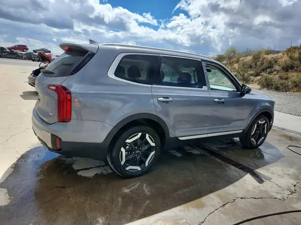 5XYP6DGC8SG696897 — 2025 Kia Telluride, фото 3 с аукциона Copart 12.10.2026, Мелкие вмятины и царапины
