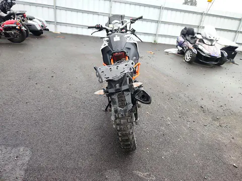 2018 KTM 1090 VIN VBKV49403JM996430 фото 4