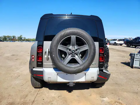 SALEPERU8N2071536 — 2022 Land Rover Defender, фото 6 с аукциона Copart, Задняя часть