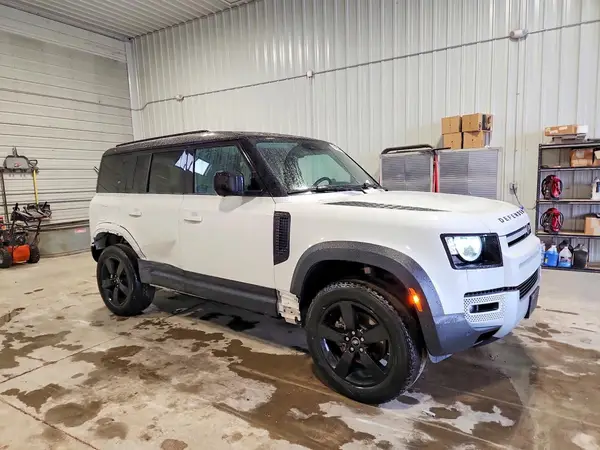SALEJ7EX1P2123976 — 2023 Land Rover Defender, фото 4 с аукциона Copart, Боковая часть