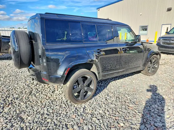 SALE27EU6T2521732 — 2026 Land Rover Defender, фото 3 с аукциона Copart, Передняя часть