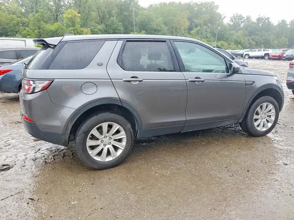 SALCP2RX8JH725815 — 2018 Land Rover Discovery Sport, фото 3 с аукциона Copart 13.10.2026, Мелкие вмятины и царапины