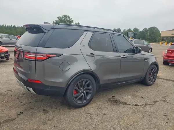 SALRT2RV7JA058068 — 2018 Land Rover Discovery, фото 3 с аукциона Copart, Мелкие вмятины и царапины