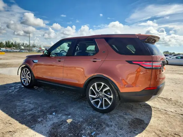 SALRT2RV6L2435812 — 2020 Land Rover Discovery, фото 2 с аукциона Copart, Передняя часть