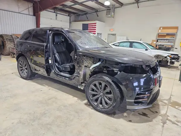 SALYL2RX1JA706176 — 2018 Land Rover Range Rover Velar, фото 4 с аукциона Copart, Передняя часть
