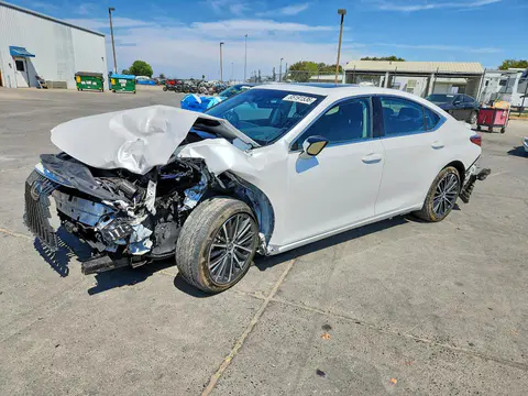 58ADA1C1XSU057752 — 2025 Lexus ES 300H, Передняя часть (Front End), фото до ремонта