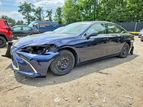 58ADZ1B16RU165130 — 2024 Lexus ES 350, Задняя часть (Rear End), фото до ремонта