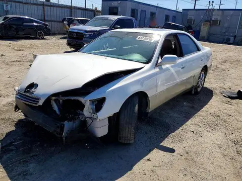 JT8BF28G910311401 — 2001 Lexus ES, Передняя часть (Front End), фото до ремонта