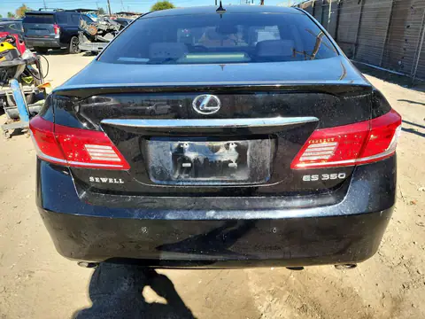 JTHBK1EGXB2424838 — 2011 Lexus ES, Передняя часть, фото до ремонта