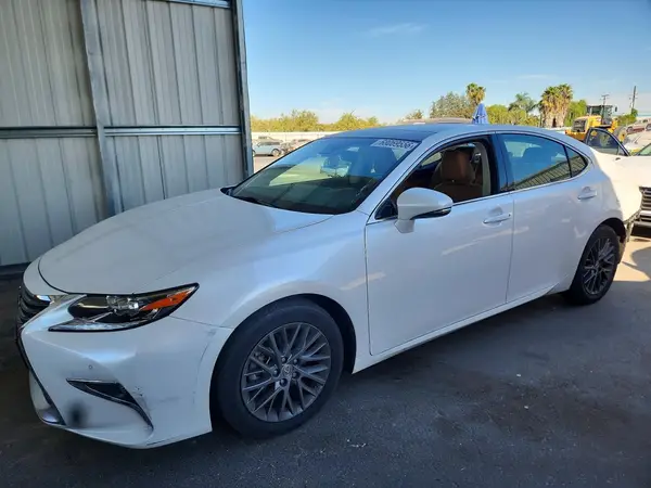 58ABK1GG4JU108700 — 2018 Lexus ES, Задняя часть (Rear End), фото до ремонта