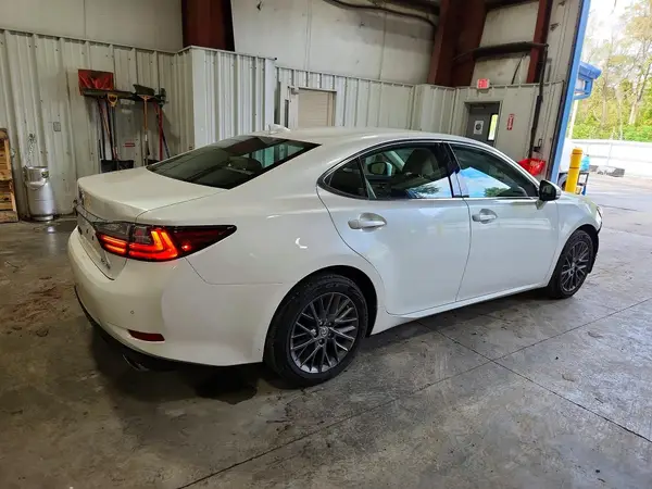 58ABK1GG8JU111177 — 2018 Lexus ES, фото 3 с аукциона Copart 28.09.2026, Передняя часть