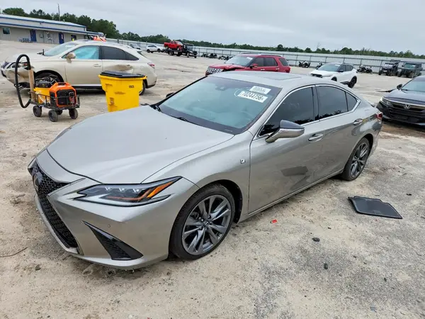 58ABZ1B13KU038493 — 2019 Lexus ES, Задняя часть (Rear End), фото до ремонта