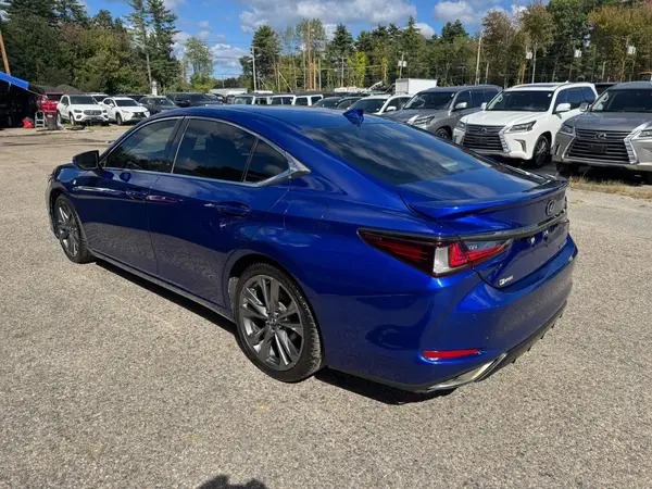 58ABZ1B15KU038110 — 2019 Lexus ES, фото 3 с аукциона Copart 15.10.2026, Мелкие вмятины и царапины