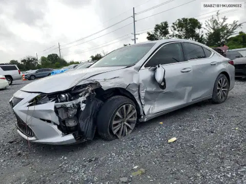 58ABZ1B19KU009032 — 2019 Lexus ES, Передняя часть, фото до ремонта